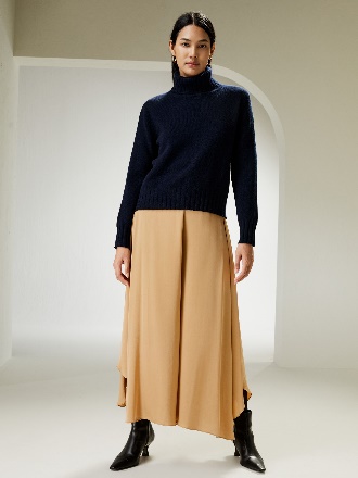 turtleneck sweater with ribbed hem