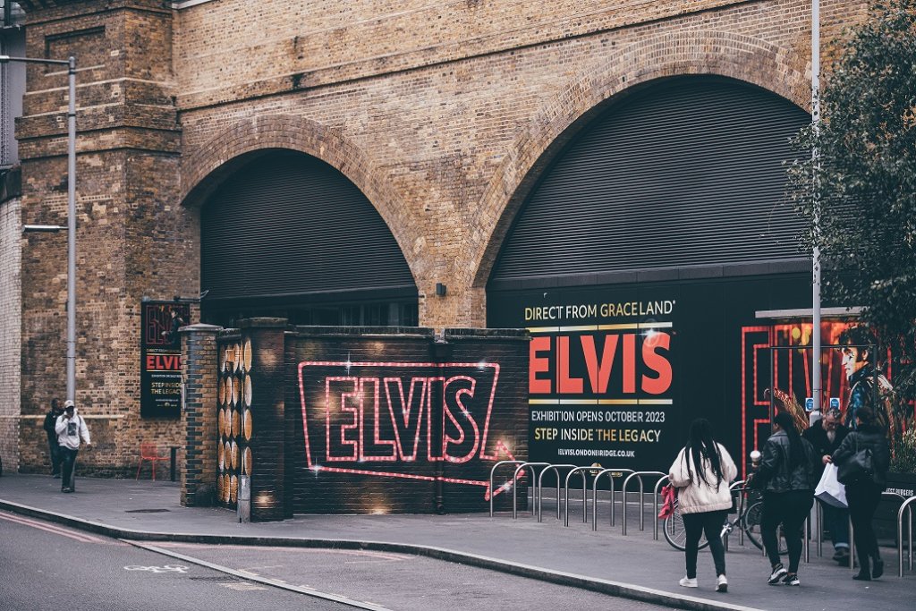 Elvis London Bridge UK